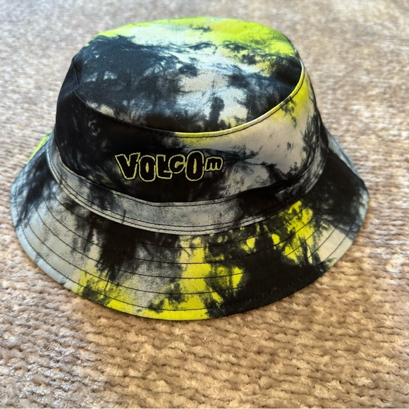 Volcom Other - Volcom Rev Limeade Reversible Bucket Hat (One Size)